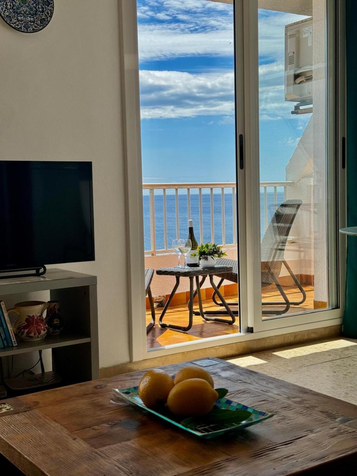 Charming Sea Front 3 Bedroom Apartment - Incredible Views! L'Ametlla de Mar Exterior photo